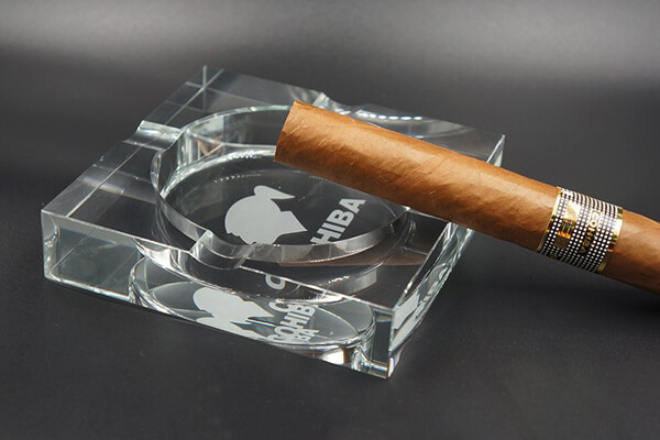 Khám phá các mẫu gạt tàn cigar pha lê đẹp mãn nhãn